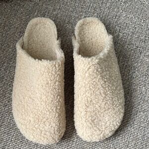 Sherpa Slip-on Mules in Cream